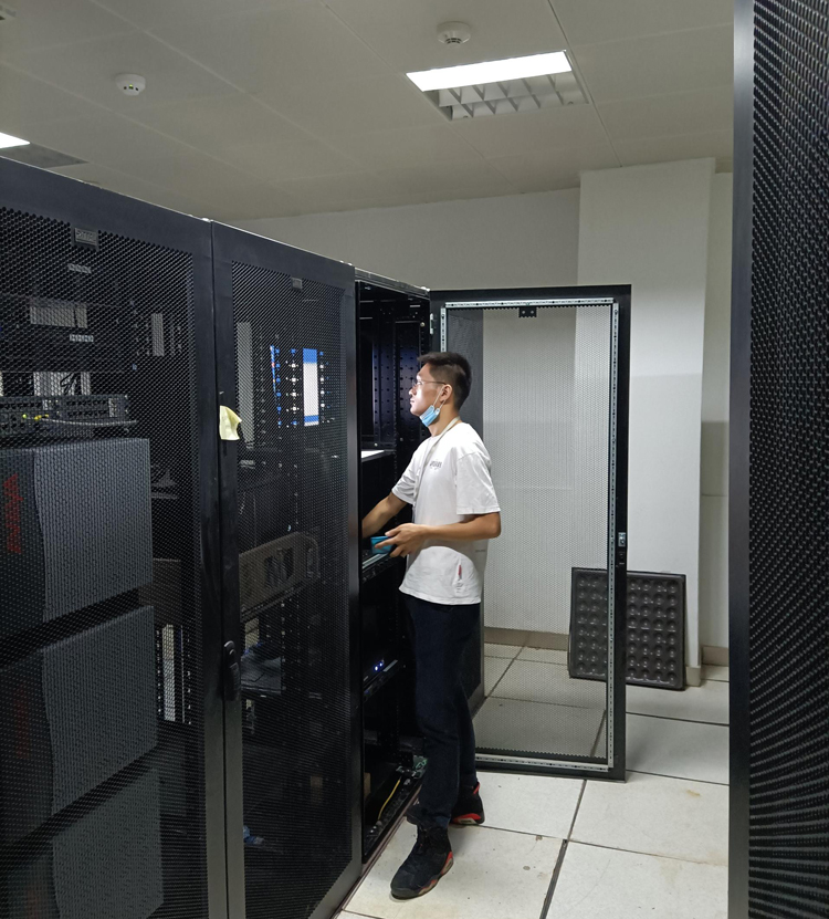 武漢泛海費爾蒙酒店機房監控 武漢泛海費爾蒙酒店機房監控